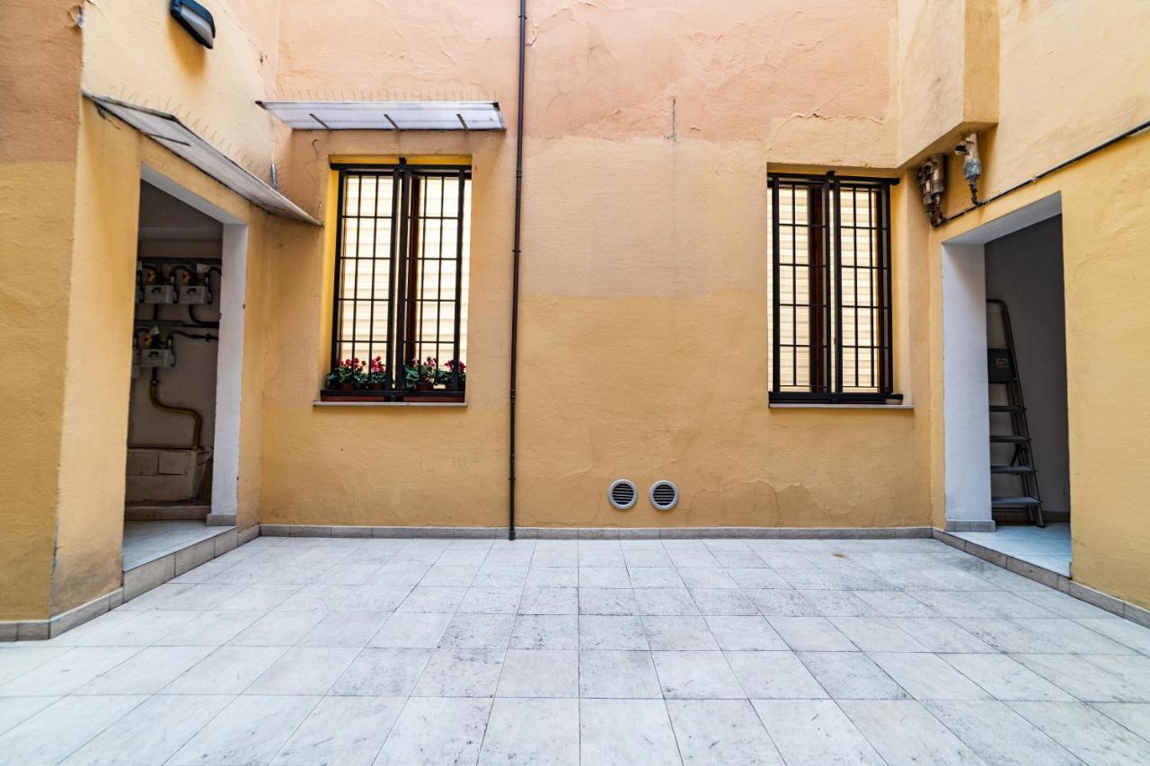 Morgana Sotto Le Torri Centro Storico Apartment Bologna Luaran gambar