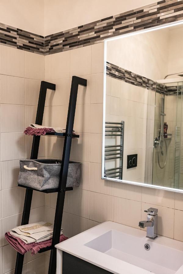 Morgana Sotto Le Torri Centro Storico Apartment Bologna Luaran gambar